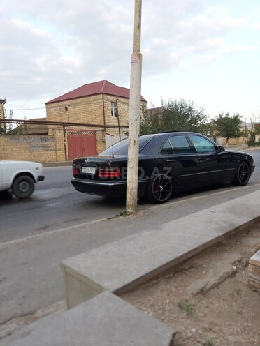 Mercedes E 240 2000, 374,000 km - 2.4 l - Xırdalan