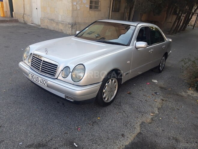 Mercedes E 220 1999, 235,000 km - 2.2 л - Bakı