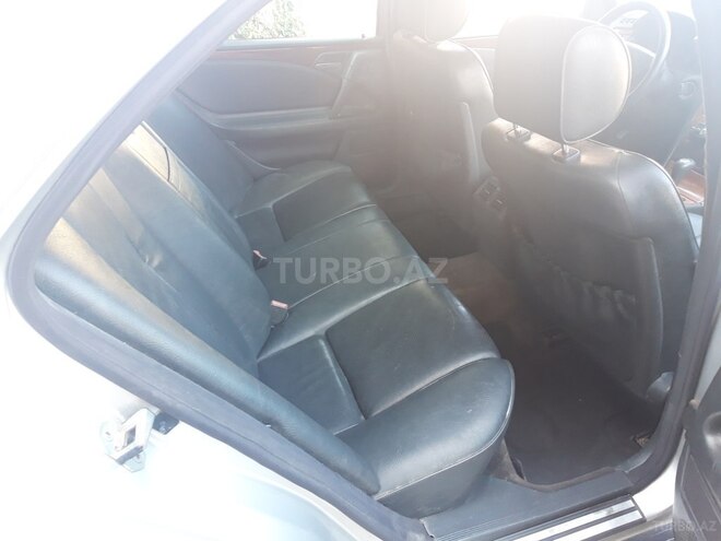 Mercedes E 220 1999, 235,000 km - 2.2 л - Bakı