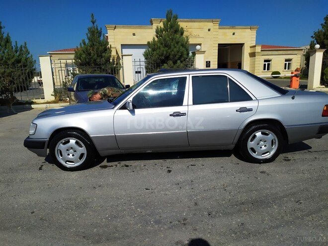 Mercedes E 260 1990, 323,000 km - 2.6 l - Bakı