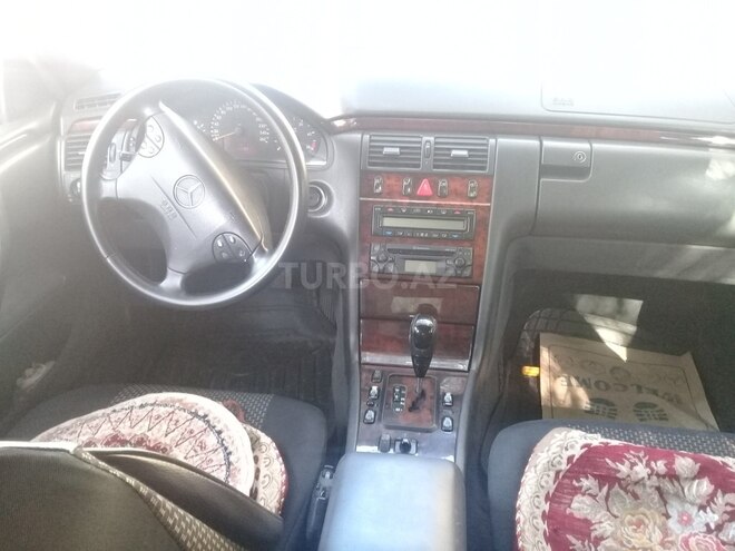 Mercedes E 220 2000, 320,000 km - 2.2 л - Bakı