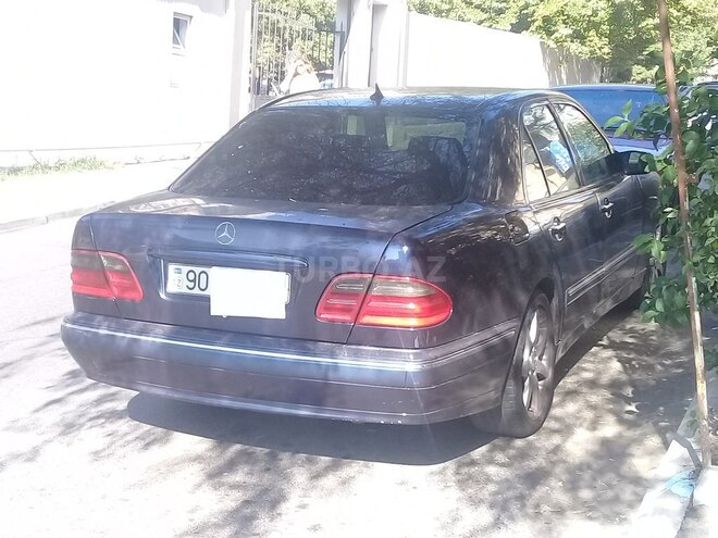 Mercedes E 220 2000, 320,000 km - 2.2 л - Bakı