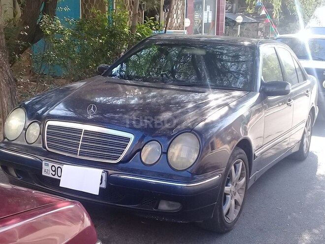Mercedes E 220 2000, 320,000 km - 2.2 л - Bakı