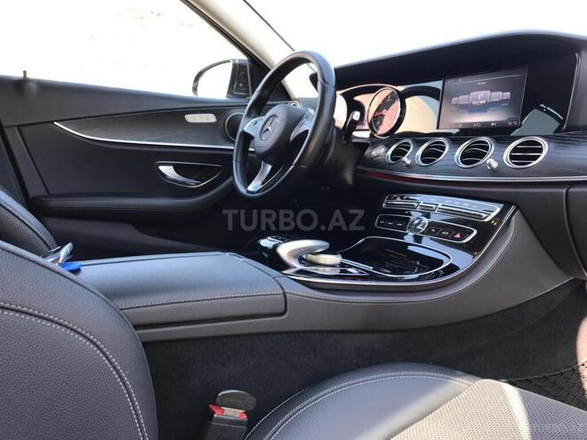 Mercedes E 220 2017, 52,000 km - 2.2 l - Bakı