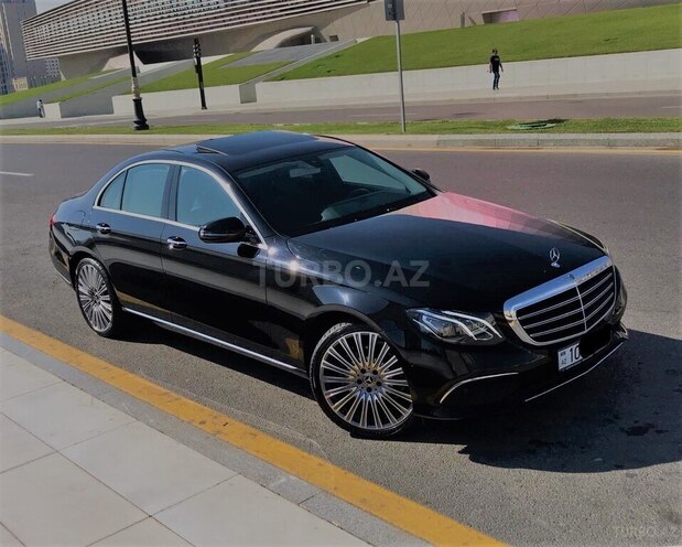 Mercedes E 220 2017, 52,000 km - 2.2 l - Bakı