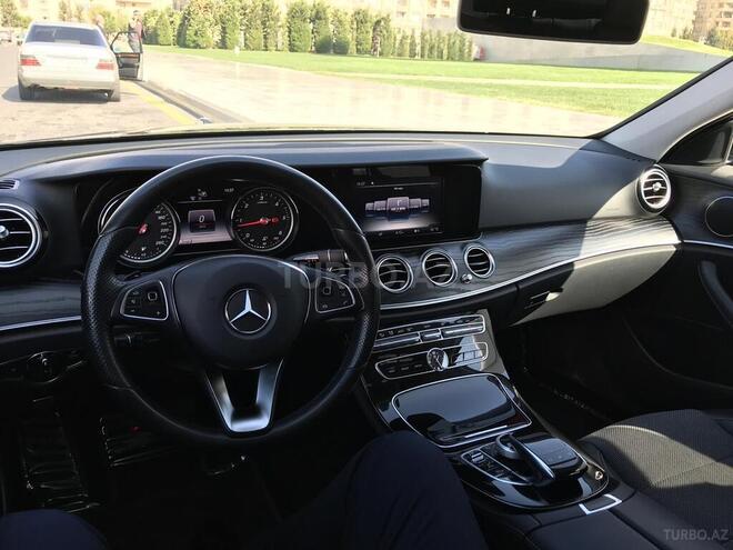 Mercedes E 220 2017, 52,000 km - 2.2 l - Bakı