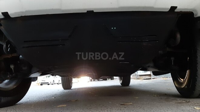 Mitsubishi L200 2011, 146,000 km - 2.5 l - Bakı