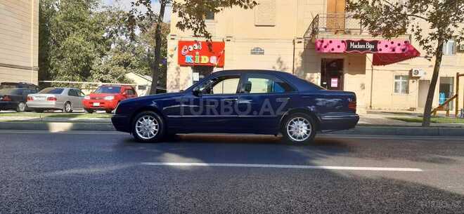 Mercedes E 220 1999, 285,000 km - 2.2 л - Bakı