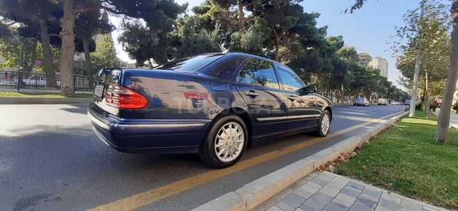 Mercedes E 220 1999, 285,000 km - 2.2 л - Bakı