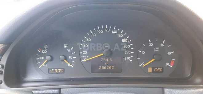 Mercedes E 220 1999, 285,000 km - 2.2 л - Bakı