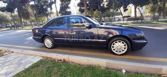 Mercedes E 220 1999, 285,000 km - 2.2 л - Bakı