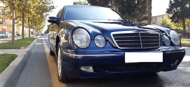 Mercedes E 220 1999, 285,000 km - 2.2 л - Bakı