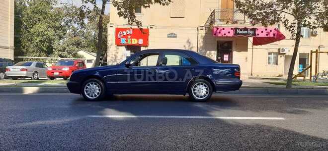 Mercedes E 220 1999, 285,000 km - 2.2 л - Bakı