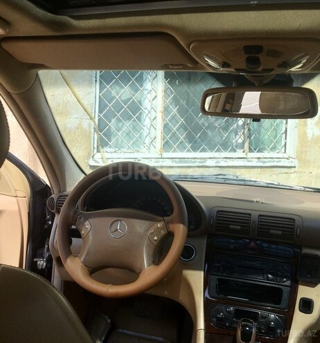 Mercedes C 280 2002, 267,700 km - 2.6 l - Bakı