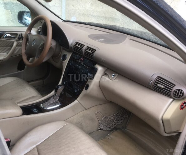 Mercedes C 280 2002, 267,700 km - 2.6 l - Bakı