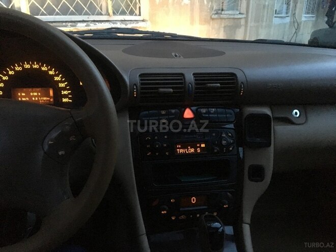 Mercedes C 280 2002, 267,700 km - 2.6 l - Bakı
