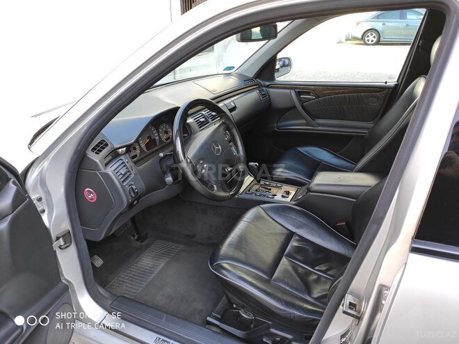 Mercedes E 240 2000, 290,787 km - 2.4 l - Bakı