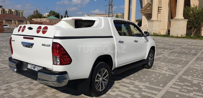 Toyota Hilux 2016, 98,000 km - 2.4 l - Bakı