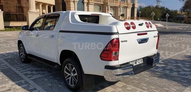 Toyota Hilux 2016, 98,000 km - 2.4 l - Bakı