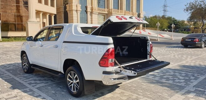 Toyota Hilux 2016, 98,000 km - 2.4 l - Bakı