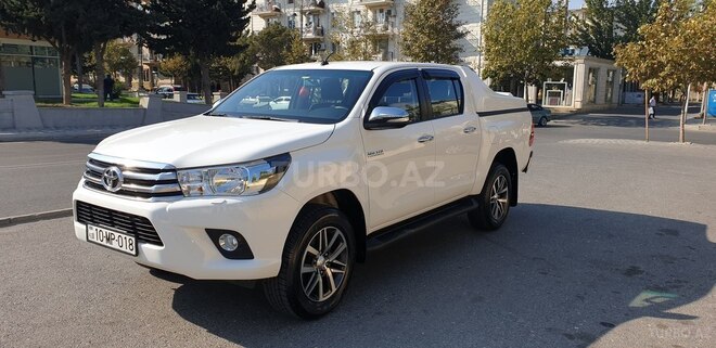 Toyota Hilux 2016, 98,000 km - 2.4 l - Bakı