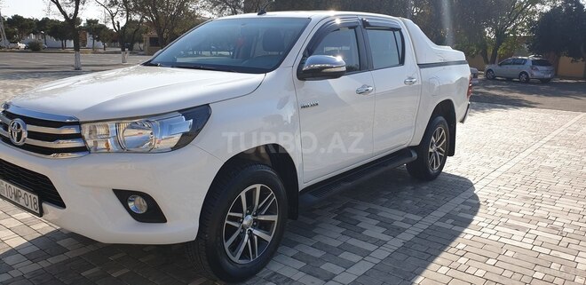 Toyota Hilux 2016, 98,000 km - 2.4 l - Bakı