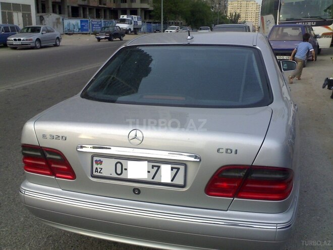 Mercedes E 320 2001, 393,000 km - 3.2 l - Bakı