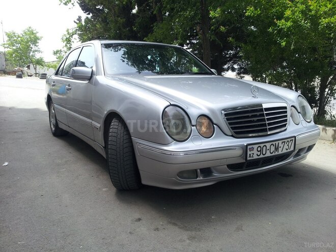 Mercedes E 320 2001, 393,000 km - 3.2 l - Bakı
