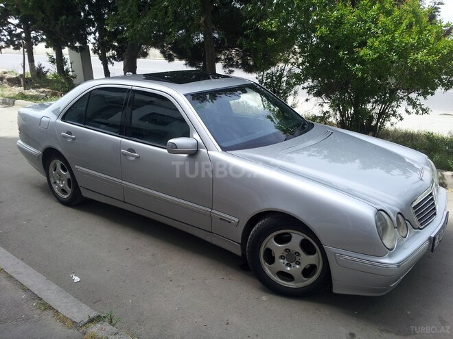 Mercedes E 320 2001, 393,000 km - 3.2 l - Bakı
