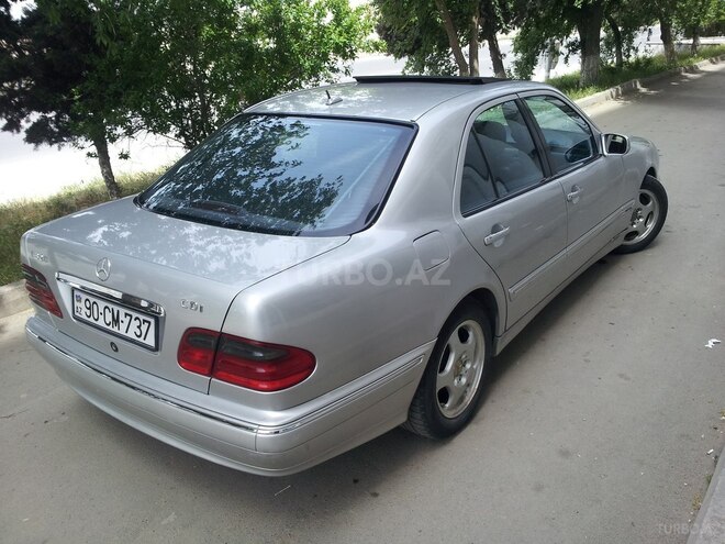 Mercedes E 320 2001, 393,000 km - 3.2 l - Bakı