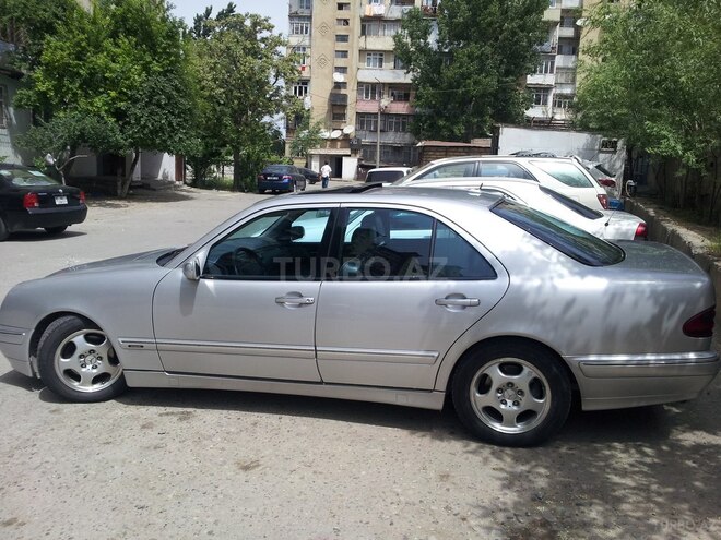 Mercedes E 320 2001, 393,000 km - 3.2 l - Bakı
