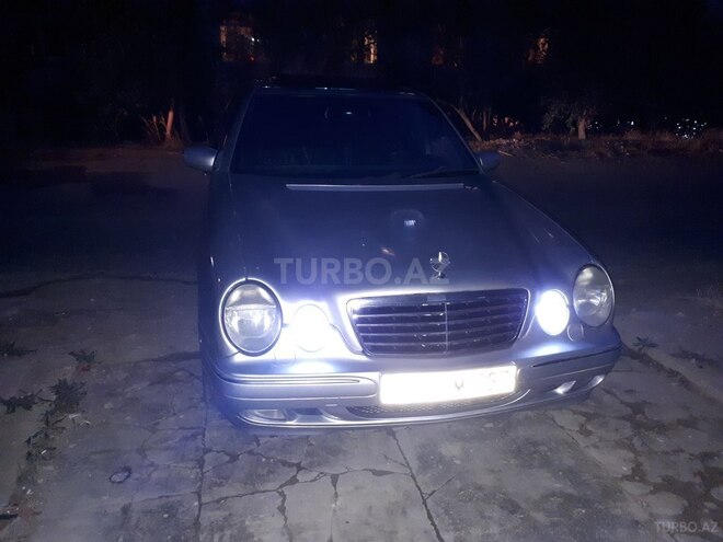 Mercedes E 320 2001, 393,000 km - 3.2 l - Bakı