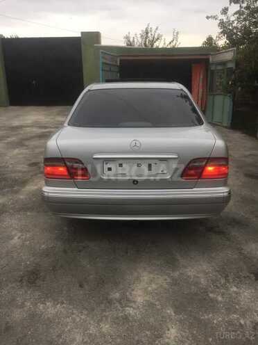 Mercedes E 240 2000, 153,573 km - 2.4 l - Ağcabədi