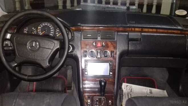Mercedes E 240 1998, 325,000 km - 2.4 l - Gəncə