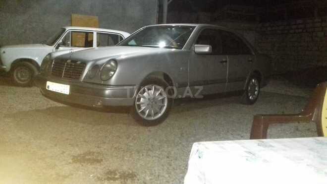 Mercedes E 240 1998, 325,000 km - 2.4 l - Gəncə