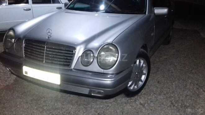 Mercedes E 240 1998, 325,000 km - 2.4 l - Gəncə