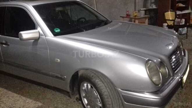 Mercedes E 240 1998, 325,000 km - 2.4 l - Gəncə