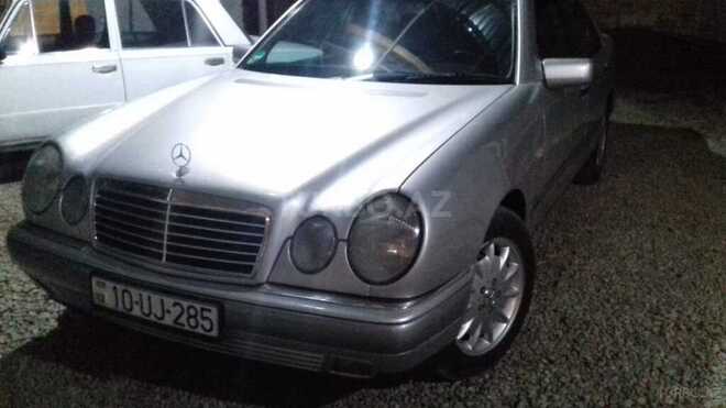 Mercedes E 240 1998, 325,000 km - 2.4 l - Gəncə