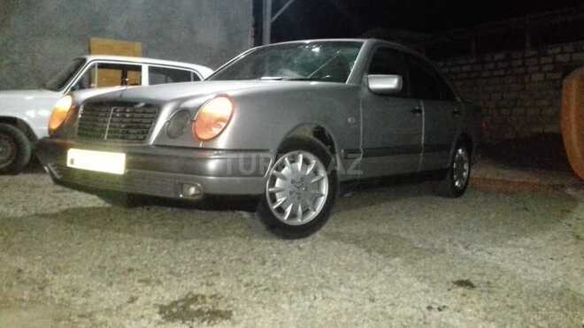 Mercedes E 240 1998, 325,000 km - 2.4 l - Gəncə