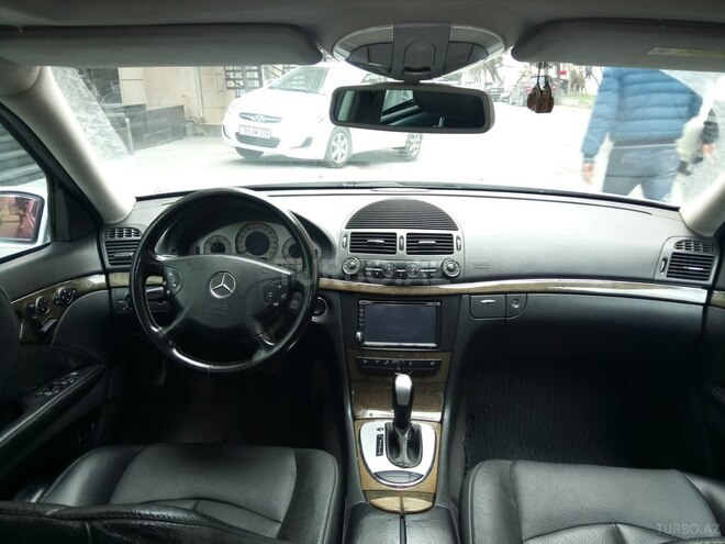 Mercedes E 270 2002, 299,000 km - 2.7 l - Bakı