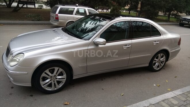 Mercedes E 270 2002, 299,000 km - 2.7 l - Bakı