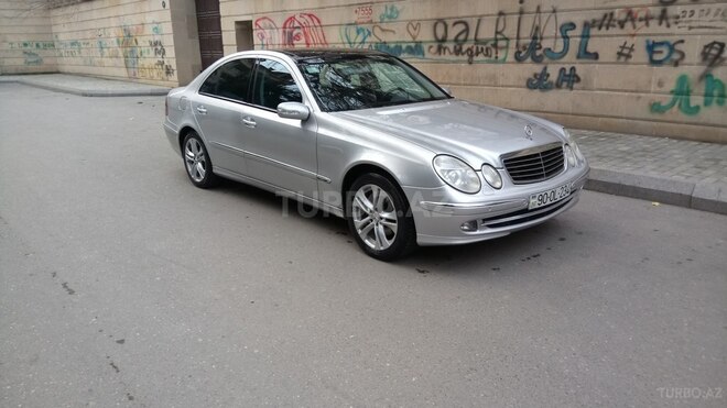 Mercedes E 270 2002, 299,000 km - 2.7 l - Bakı