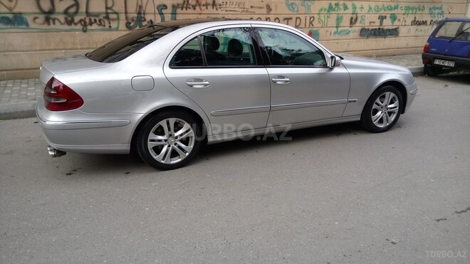 Mercedes E 270 2002, 299,000 km - 2.7 l - Bakı