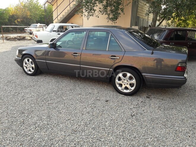 Mercedes E 250 1994, 371,337 km - 2.5 l - Cəlilabad