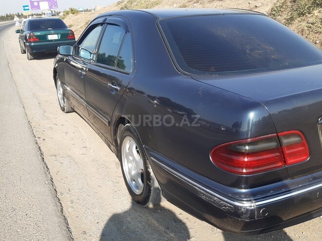 Mercedes E 220 1999, 260,000 km - 2.2 l - Bakı