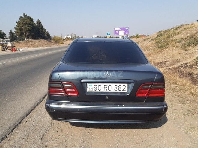 Mercedes E 220 1999, 260,000 km - 2.2 l - Bakı