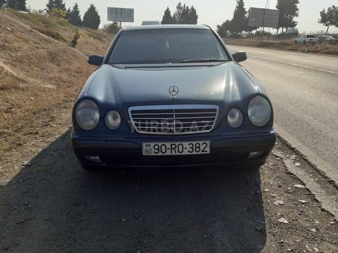 Mercedes E 220 1999, 260,000 km - 2.2 l - Bakı