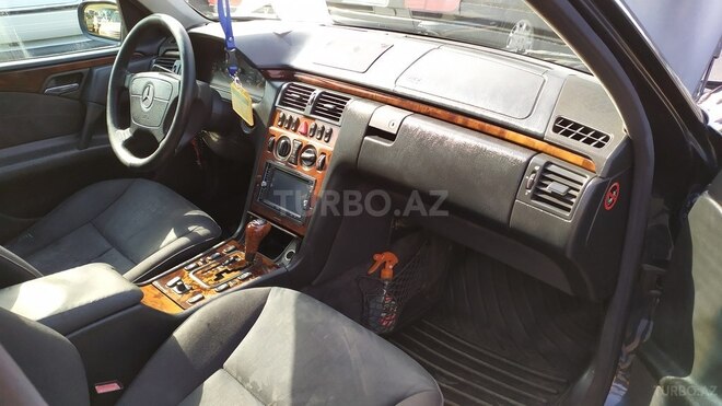 Mercedes E 280 1998, 249,000 km - 2.8 л - Bakı