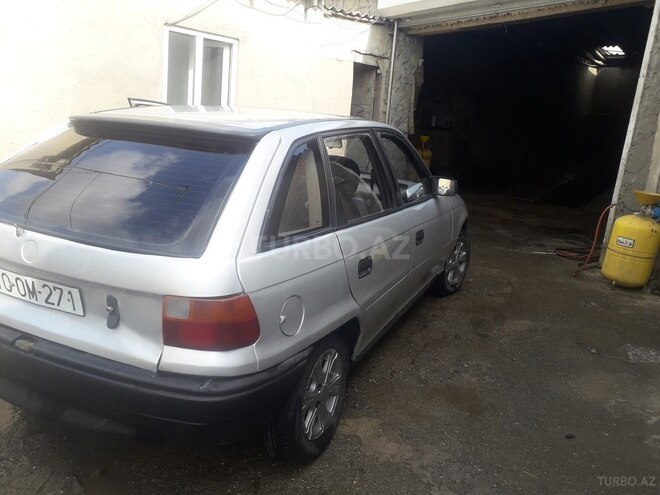 Opel Astra 1993, 235,000 km - 1.7 l - Bakı