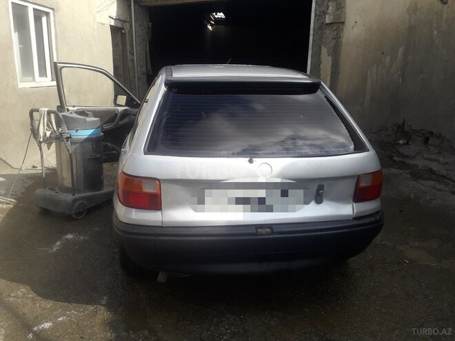 Opel Astra 1993, 235,000 km - 1.7 l - Bakı